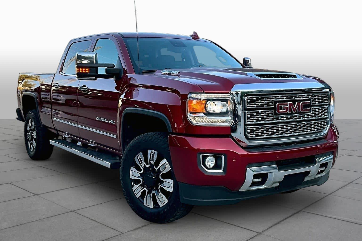 Used 2019 Red Quartz Tintcoat GMC Denali image 3