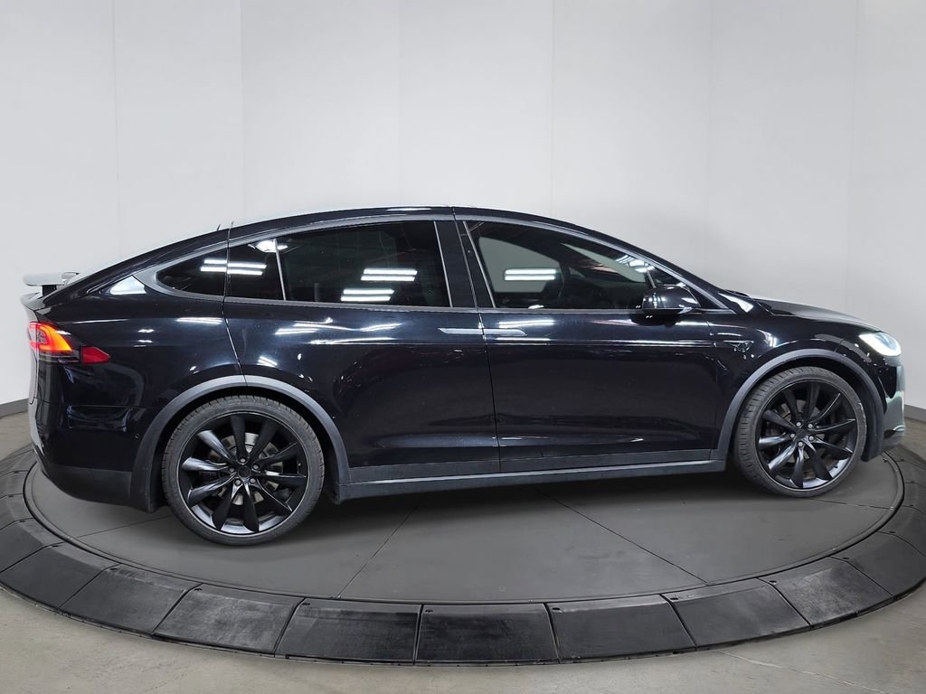 Used 2018  Tesla 75D image 8