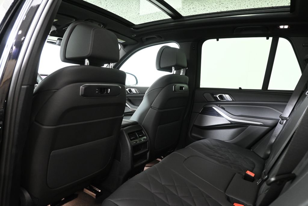 New 2026 Black Sapphire Metallic BMW xDrive40i image 32