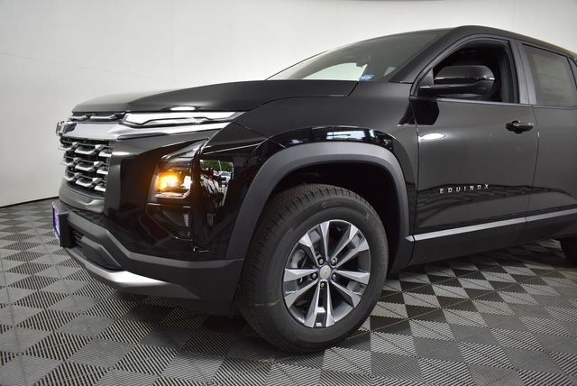 New 2027 Mosaic Black Metallic Chevrolet LT image 2