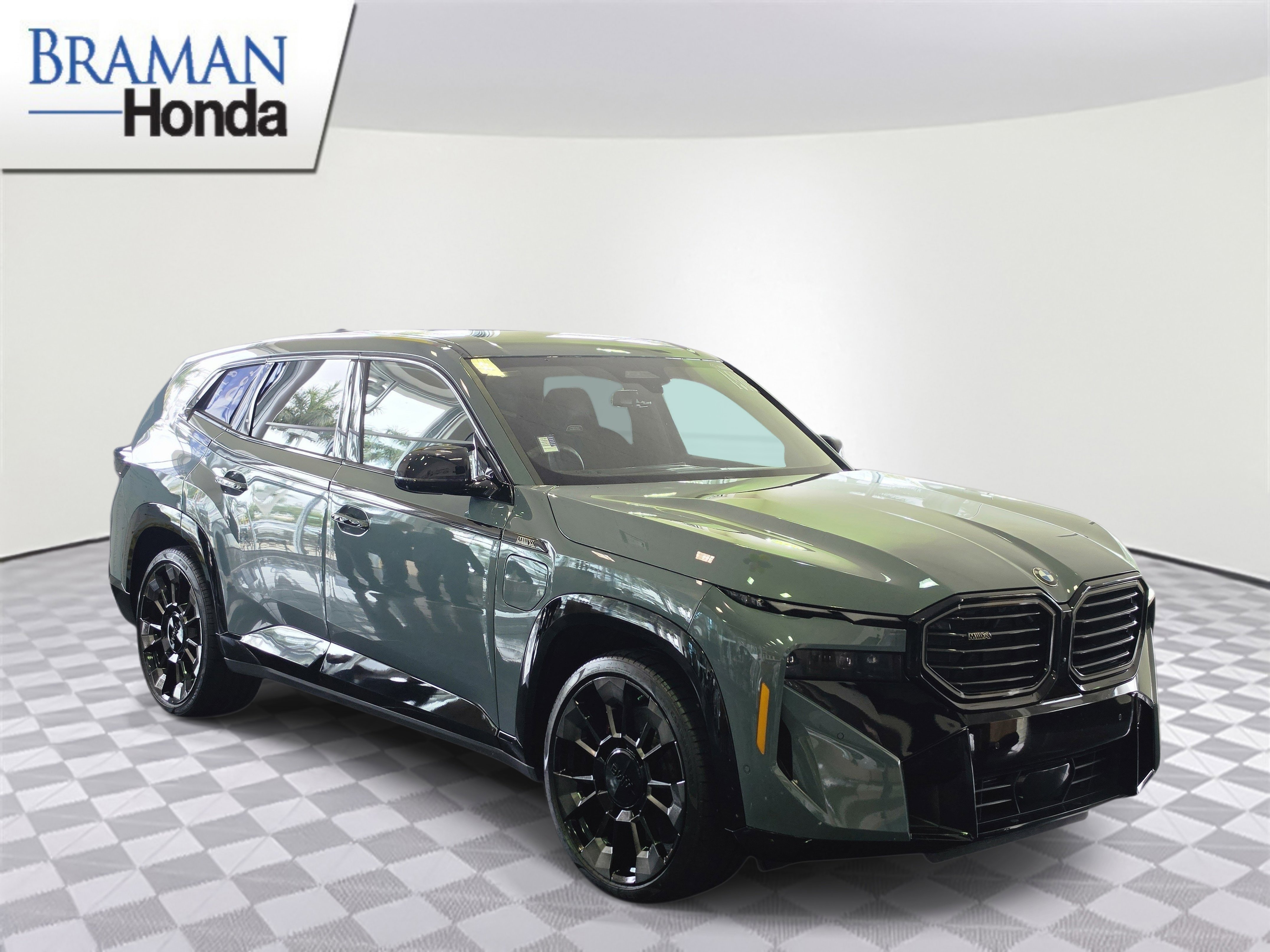 Used 2024 BMW XM Base with VIN 5YM23CS02R9U97406 for sale in Miami, FL
