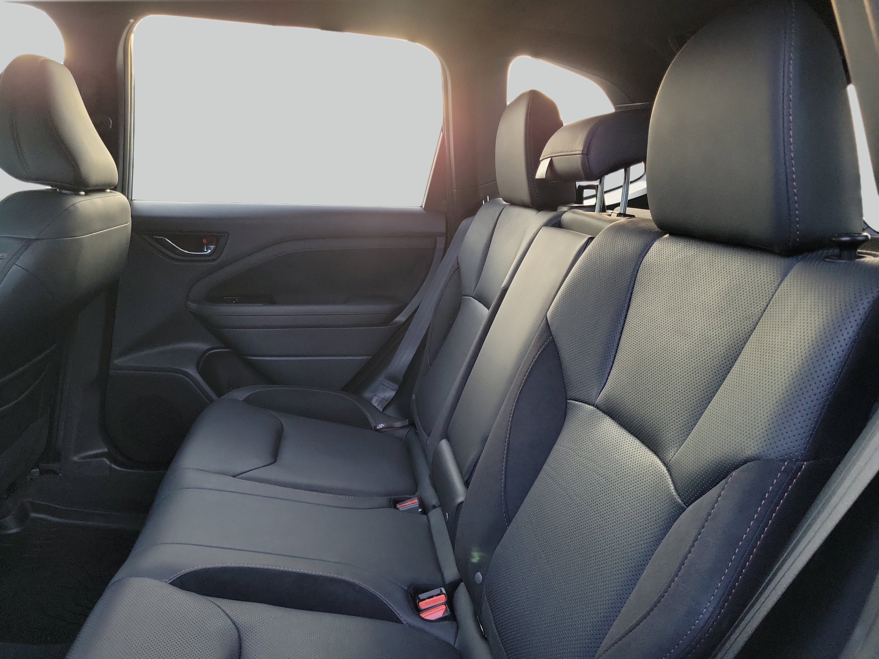 Used 2025 River Rock Pearl Subaru Touring image 12