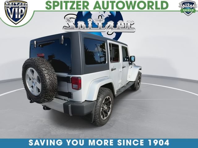 Used 2011 Silver Jeep Sahara image 8