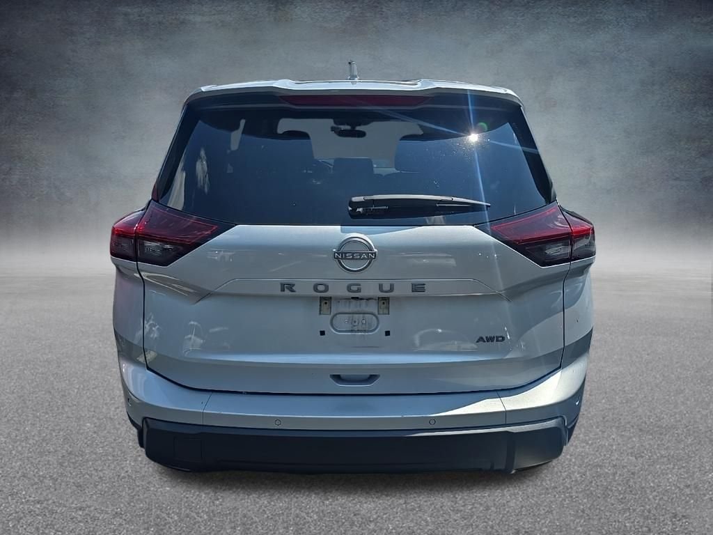 Used 2025 Brilliant Silver Metallic Nissan SV image 7