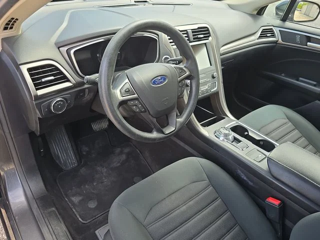 Used 2019 Magnetic Ford SE image 16