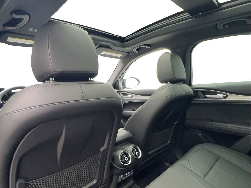 2025 Alfa Romeo Stelvio Base - Photo 31