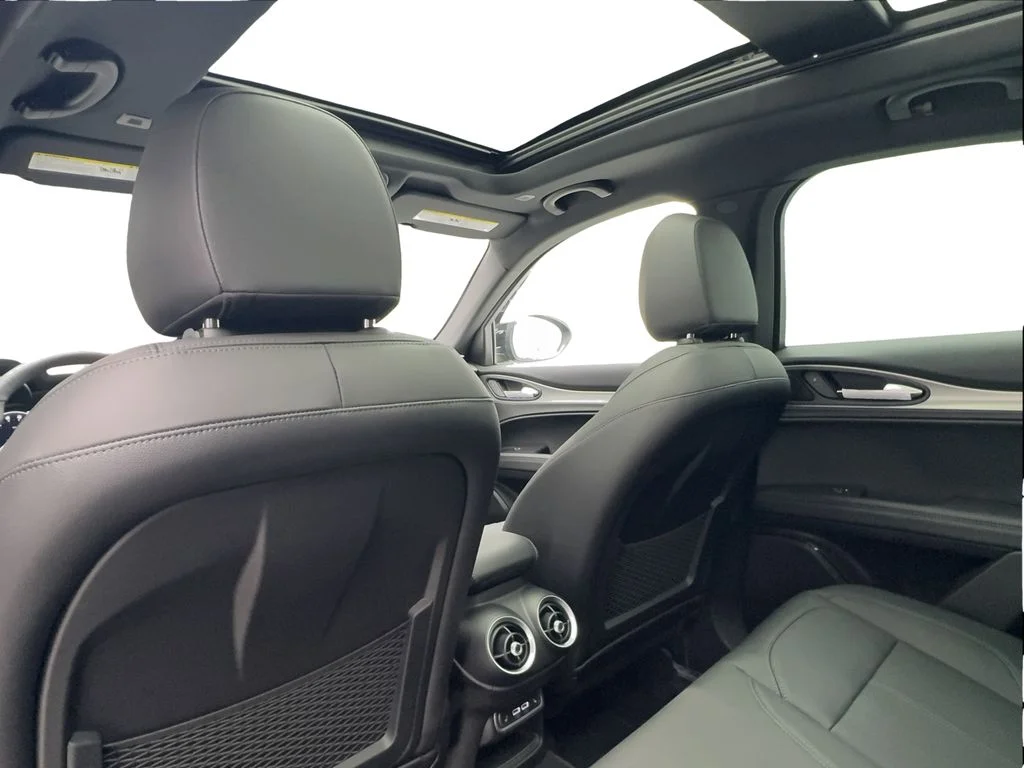 2025 Alfa Romeo Stelvio Base - Photo 31