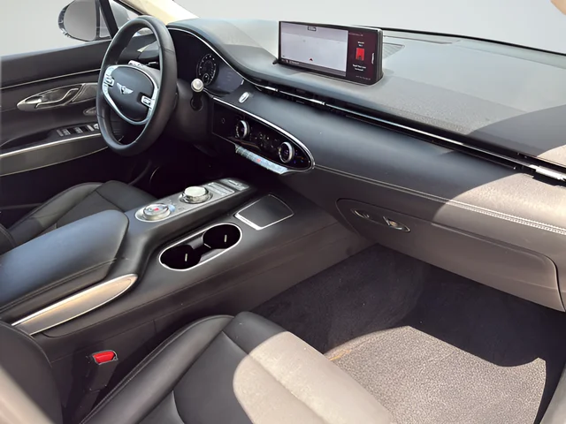 Used 2023 Silver Genesis 2.5T image 10