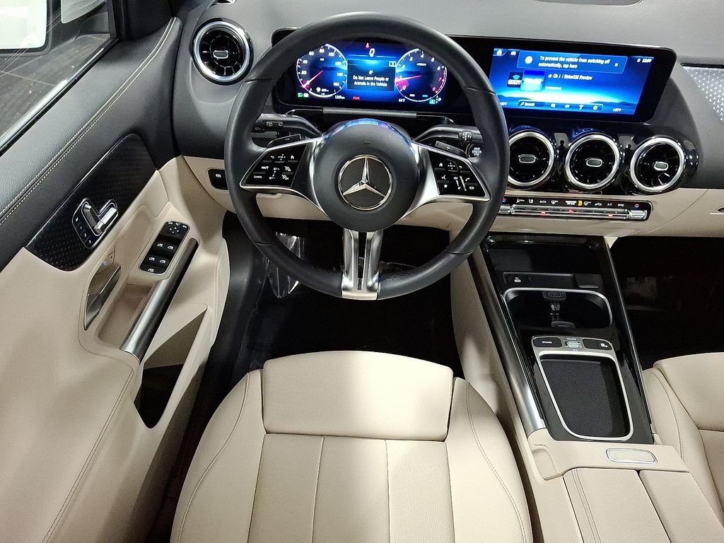 Certified Used 2025 White Mercedes-Benz GLA 250 image 11