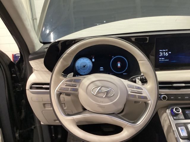 Used 2024 White Hyundai Calligraphy image 16