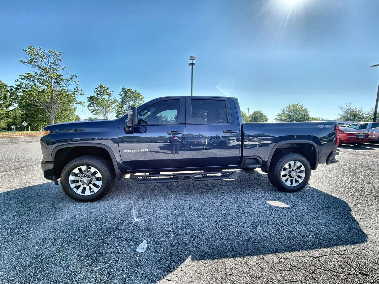 Used 2022 Northsky Blue Metallic Chevrolet Custom image 5