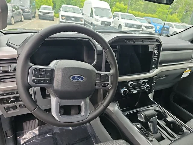 Used 2023 Black Ford XLT image 16