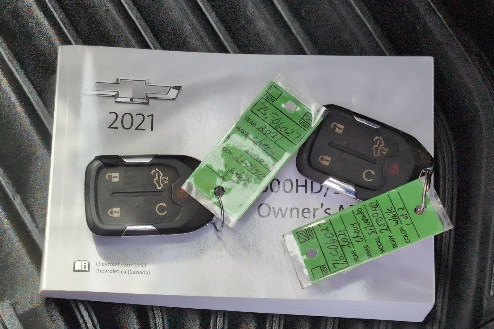 Used 2021 SUMMIT WHITE Chevrolet LT image 9