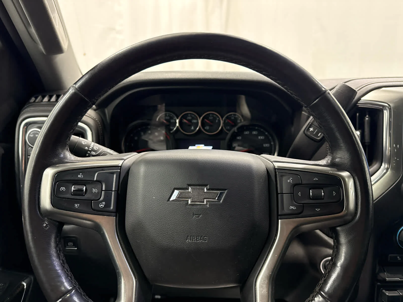 Used 2021 SATIN STEEL METALLIC Chevrolet LT Trail Boss image 17
