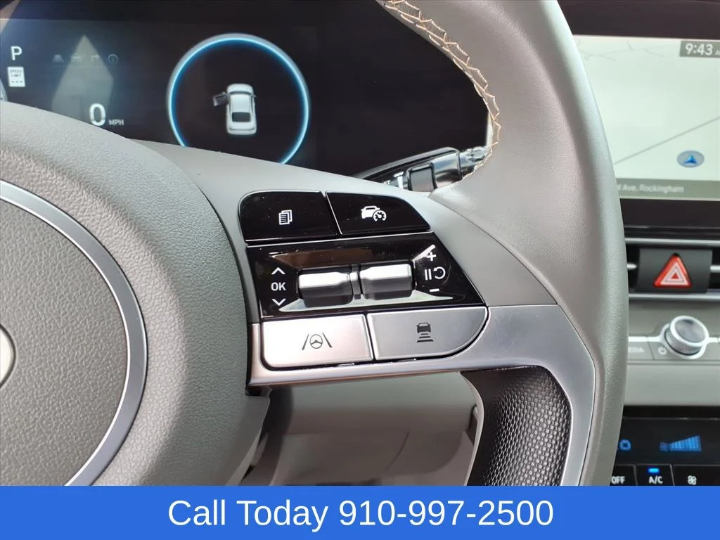 Used 2025 Blue Hyundai SEL Convenience image 14