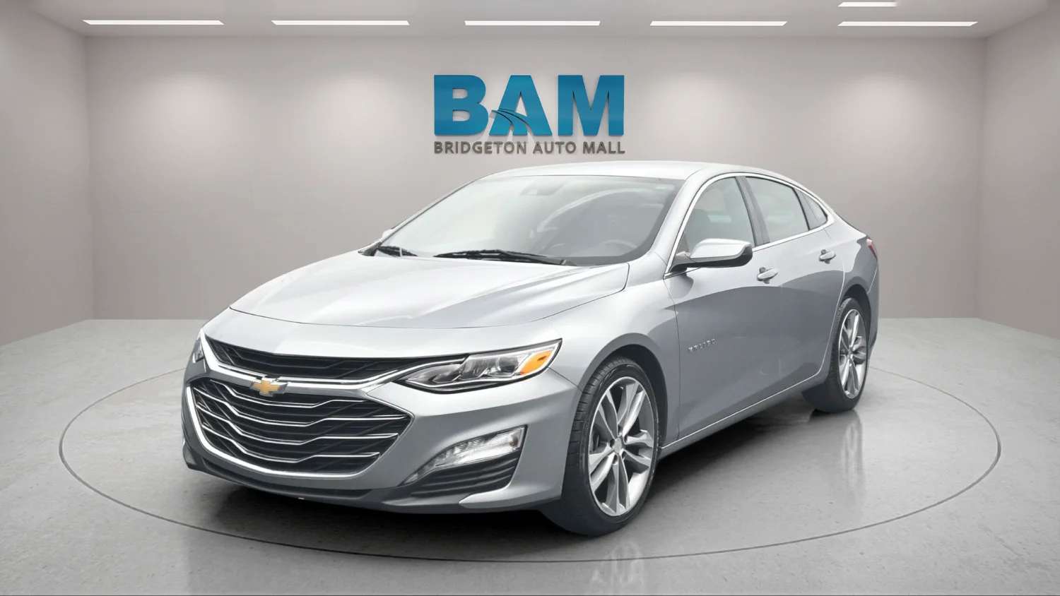 Used 2024 Sterling Gray Metallic Chevrolet 2LT image 4