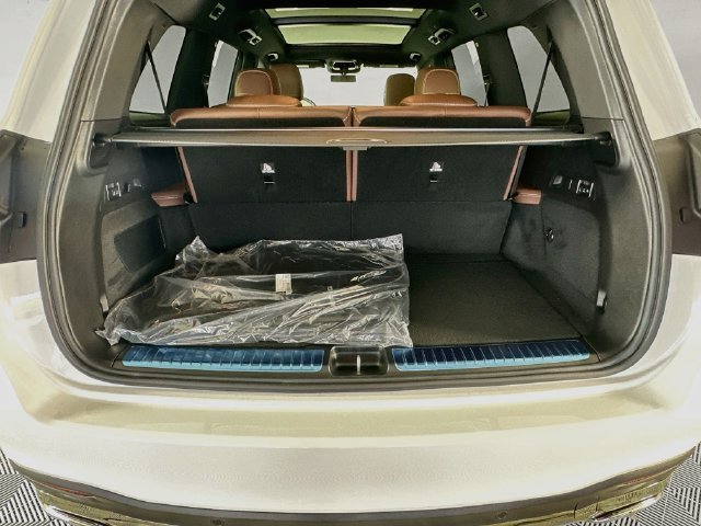 New 2027 White Mercedes-Benz GLS 450 image 26