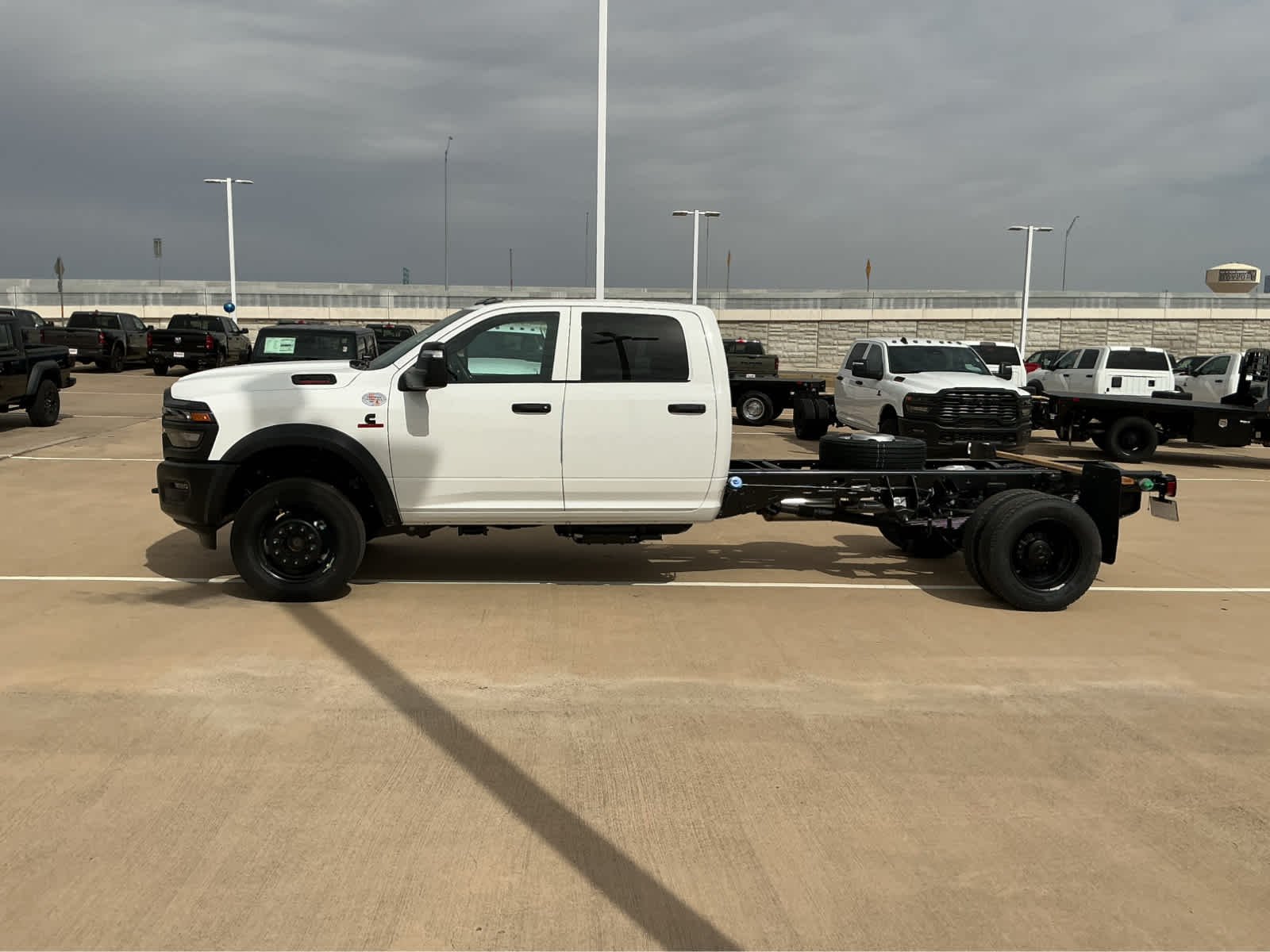 New 2026 Bright White Clear-Coat Exterior Paint RAM Tradesman image 9
