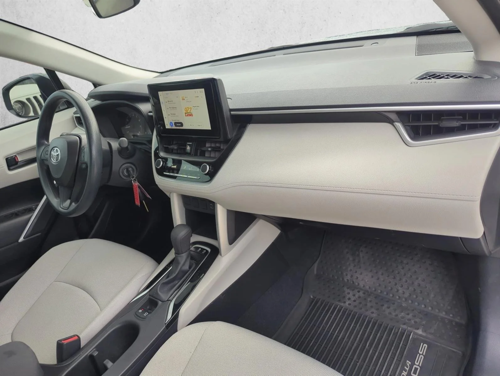 Used 2025 Sonic Silver Toyota L image 24