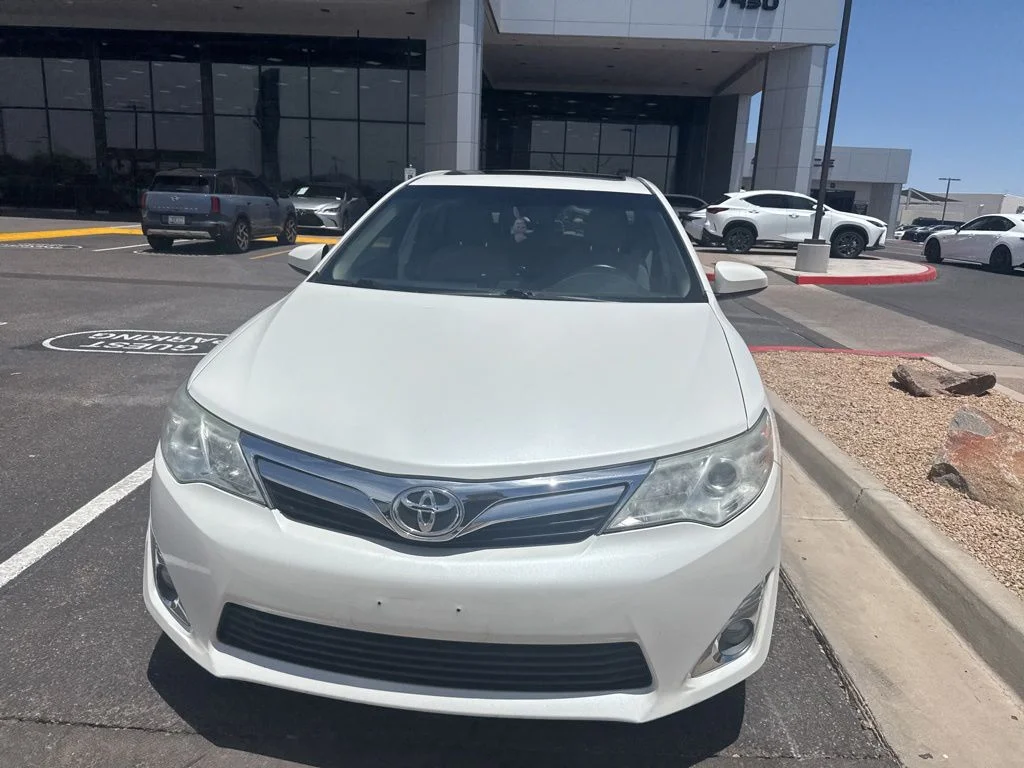 Used 2014 White Toyota XLE image 2