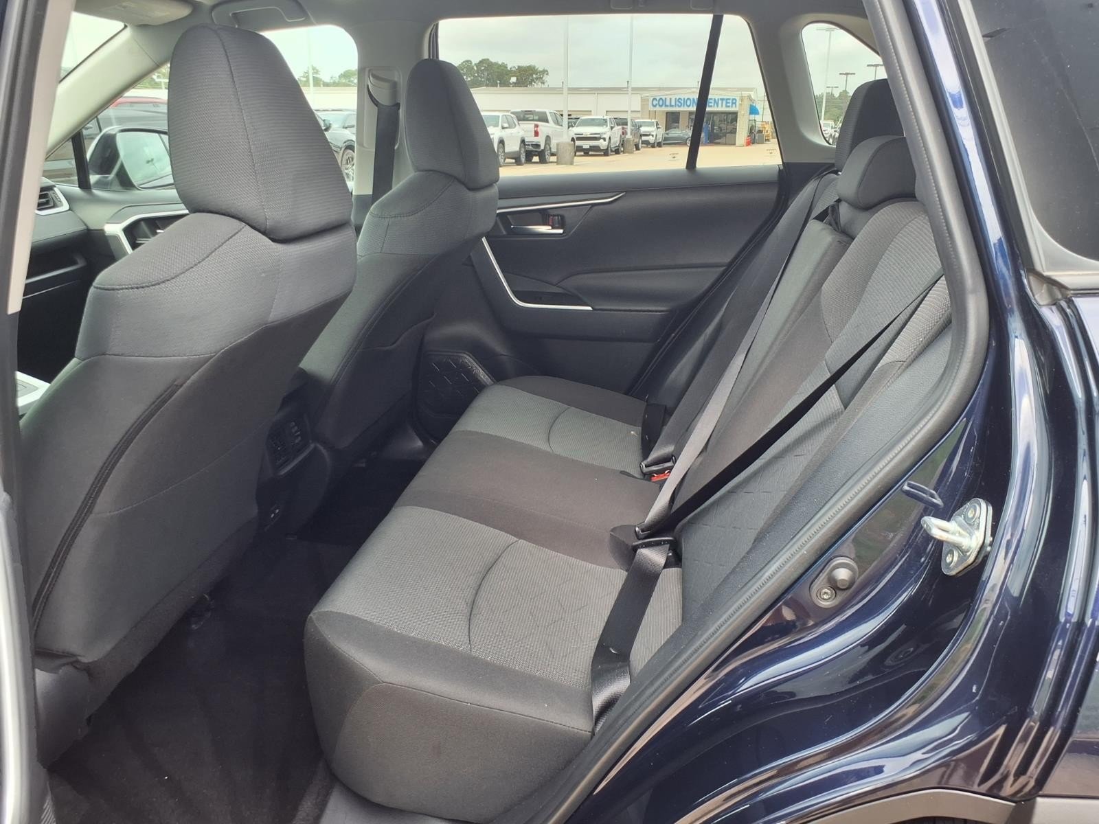 2025 Toyota RAV4 XLE - Photo 14
