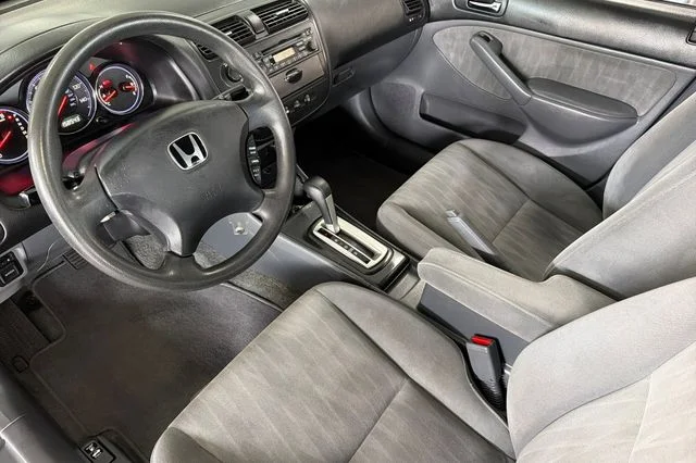 Used 2005 Magnesium Metallic Honda LX image 14