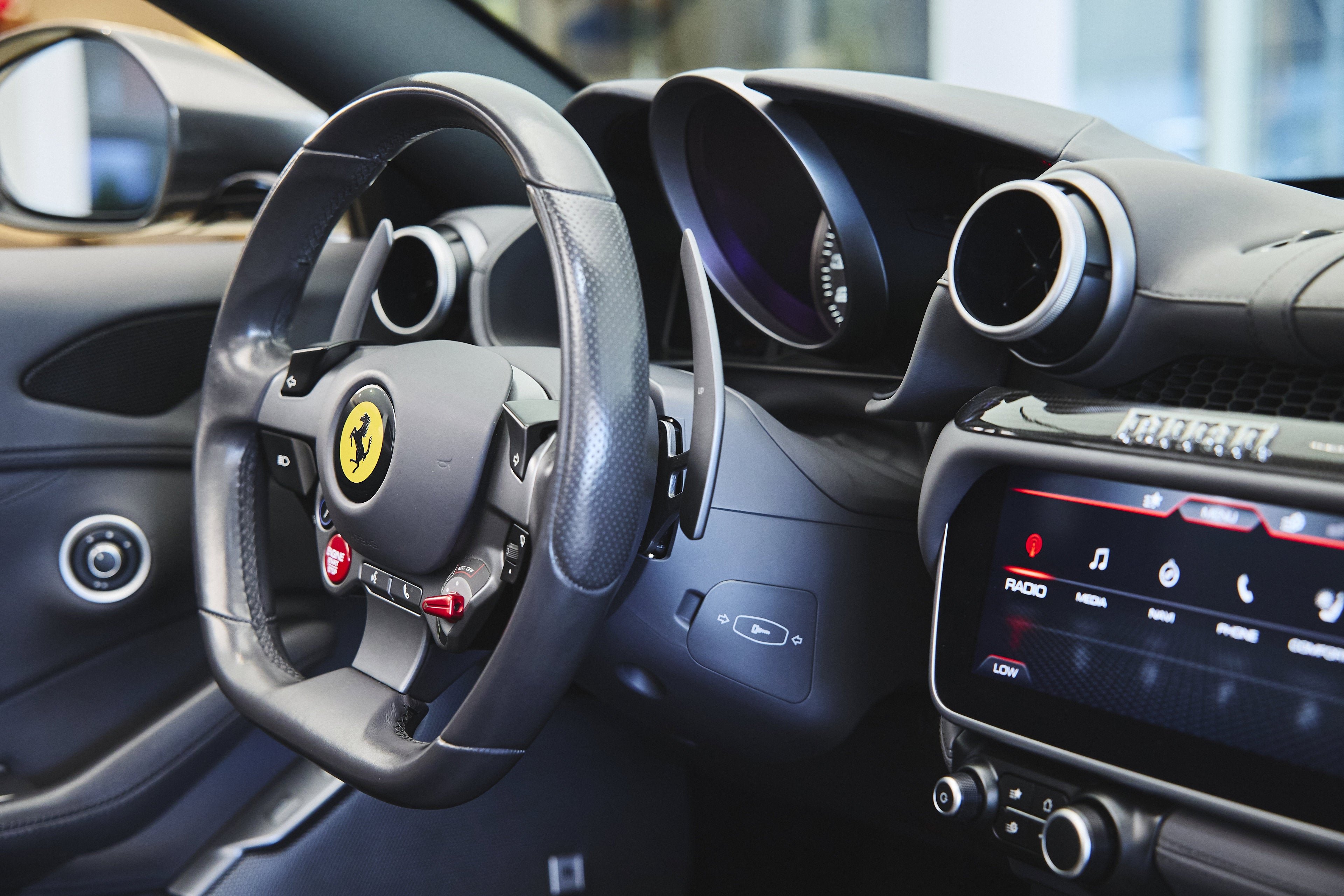 Used 2019 Grigio Silverstone Metallic Ferrari  image 33