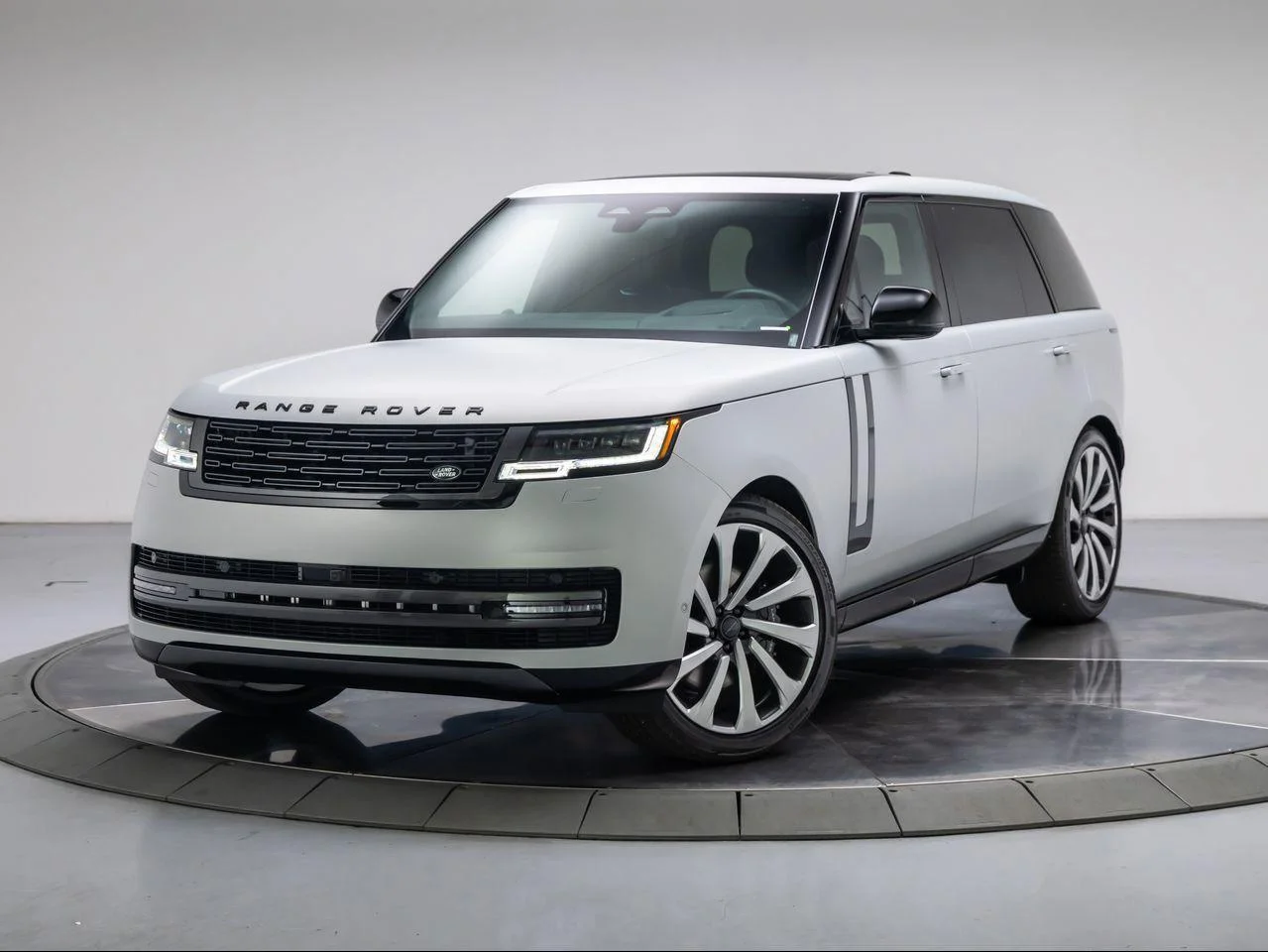 New 2026 Ethereal Frost Satin Land Rover Autobiography LWB image 1