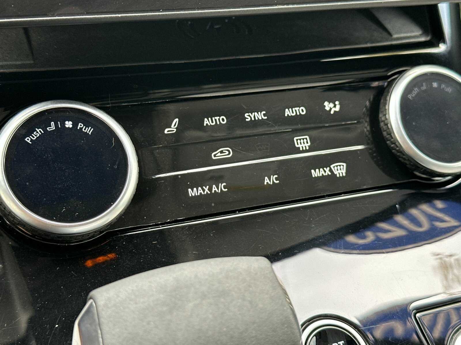 Used 2023 Santorini Black Metallic Land Rover SE Dynamic 4D Sport Utility image 25