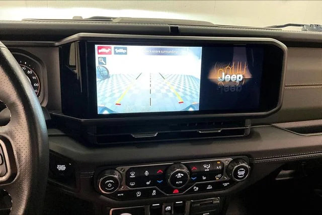 Used 2024 Black Clearcoat Jeep Mojave image 29