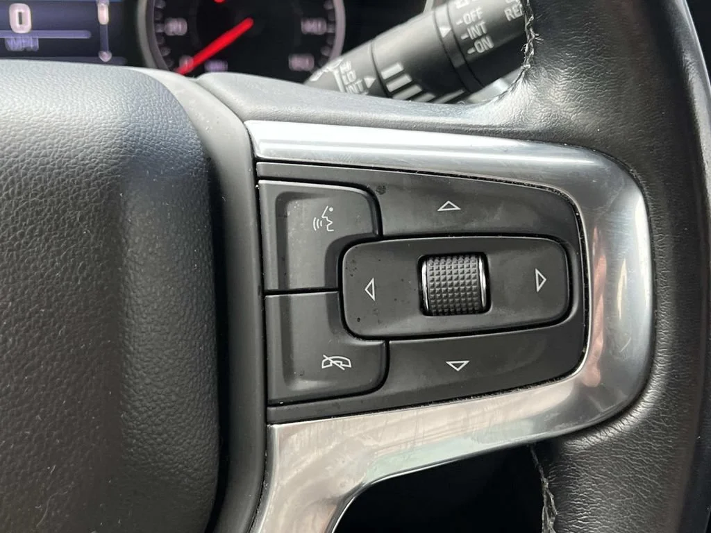 Used 2020 SILVER ICE METALLIC Chevrolet LT image 20