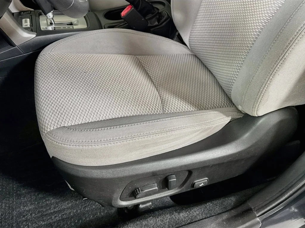 Used 2018 Gray Subaru 2.5i Premium image 23