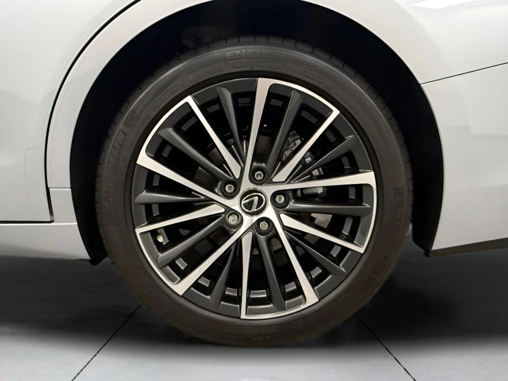 Used 2025 Silver Lexus 350 image 30