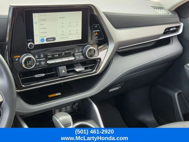 Used 2025 Magnetic Gray Metallic Toyota XLE image 28