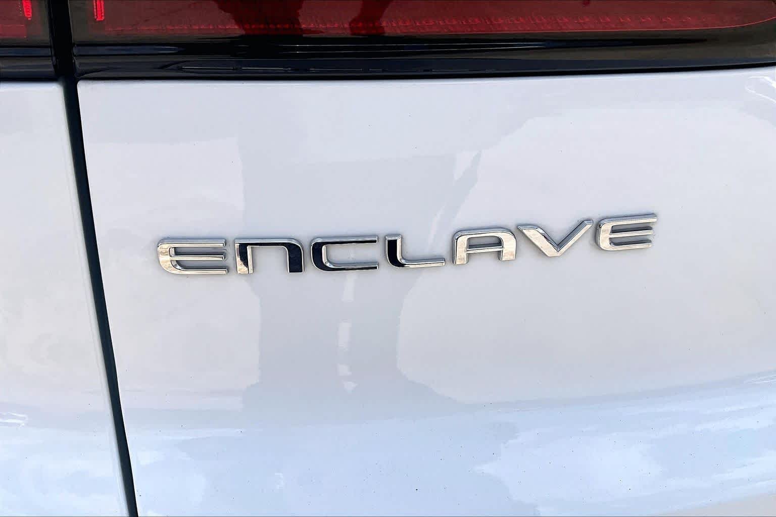 Used 2025 Summit White Buick Preferred image 31