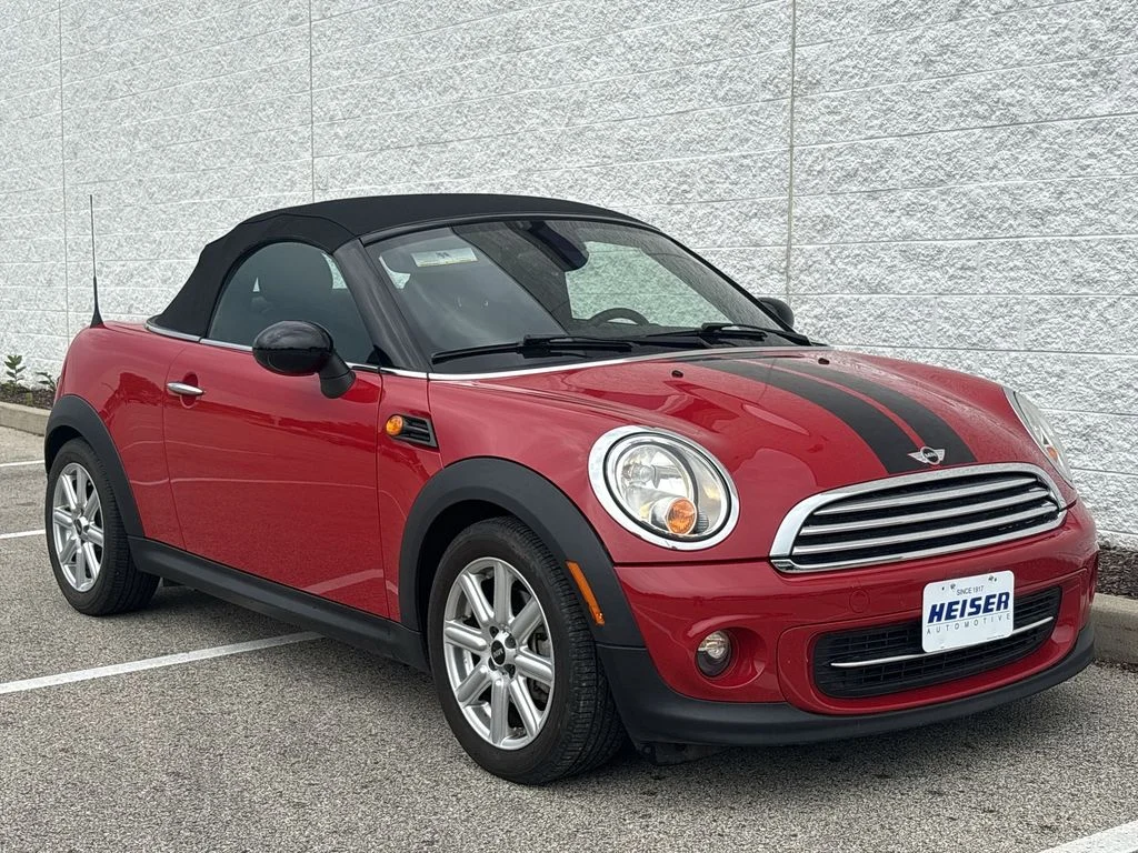 Used 2013 Red MINI  image 14