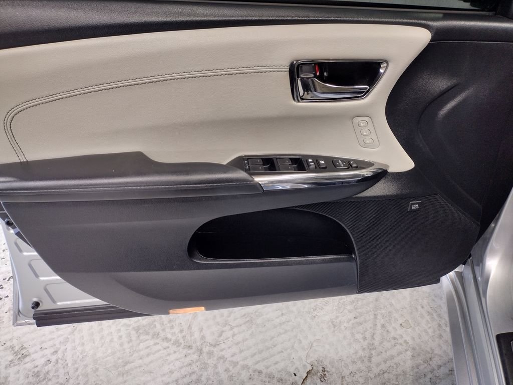 Used 2018 Silver Toyota Limited image 19