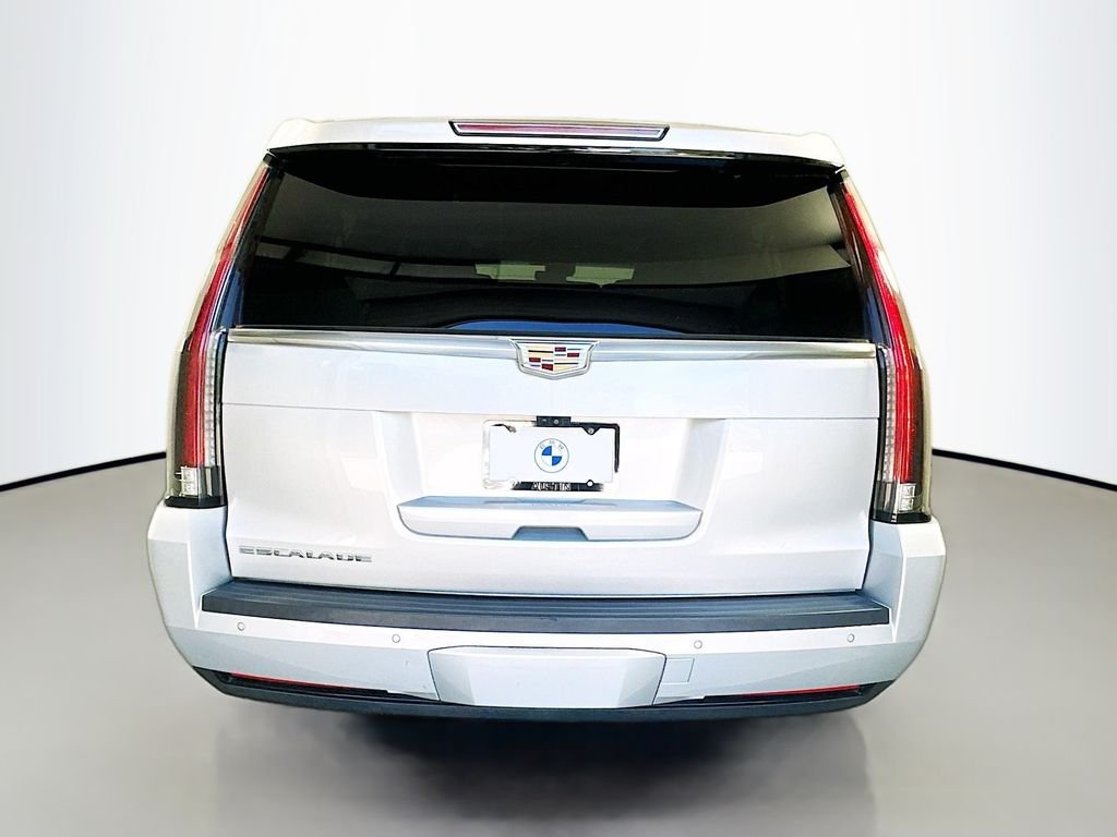 Used 2017 Radiant Silver Metallic Cadillac Luxury image 6