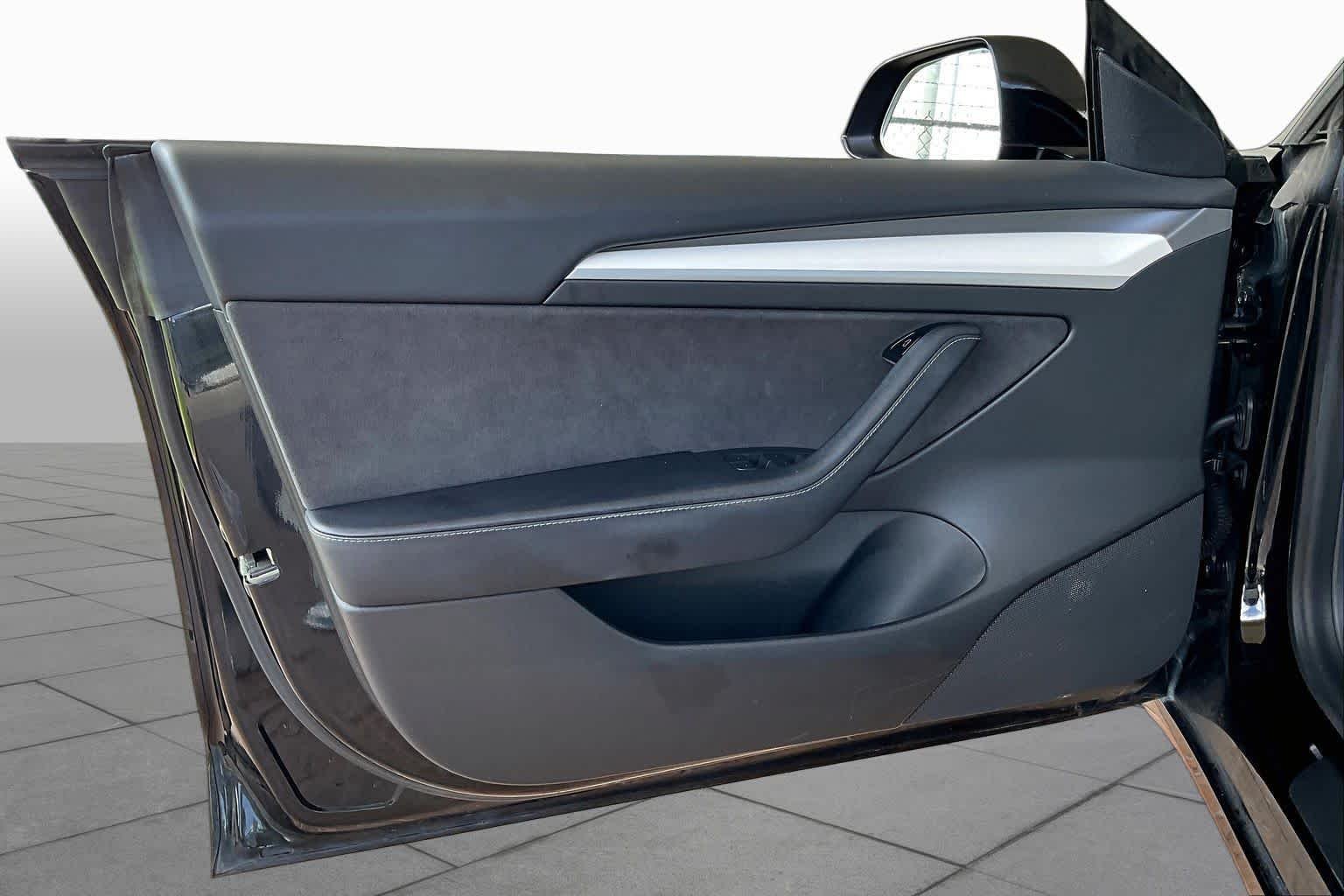 Used 2021 Solid Black Tesla Standard Range Plus image 18