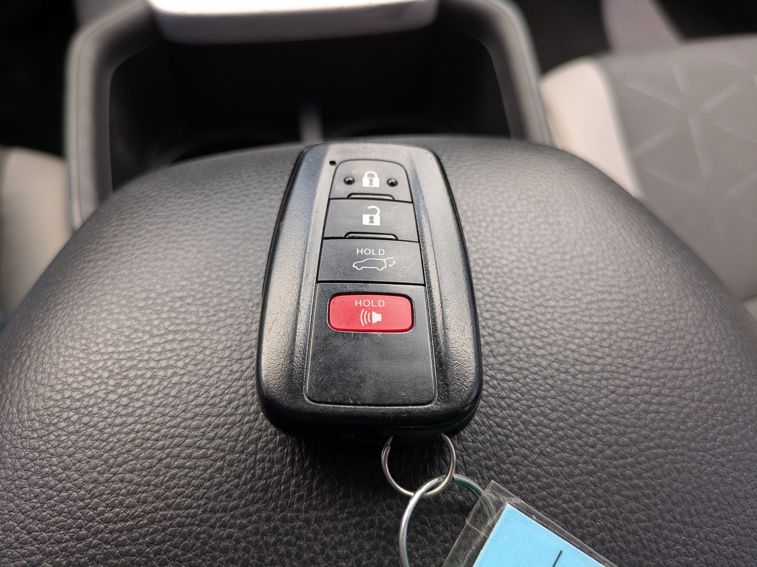 2023 Toyota RAV4 XLE - Photo 30
