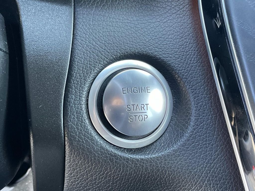 Used 2019 Black Mercedes-Benz GLC 350e image 16