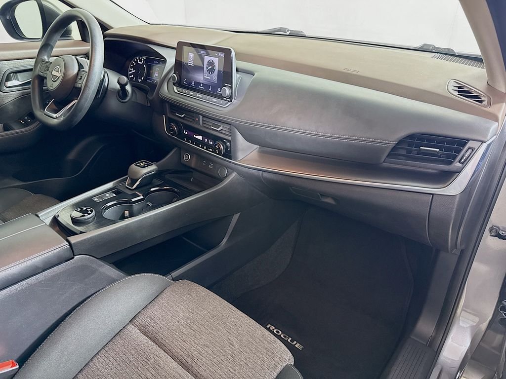 Used 2023 Gun Metallic Nissan SV image 28