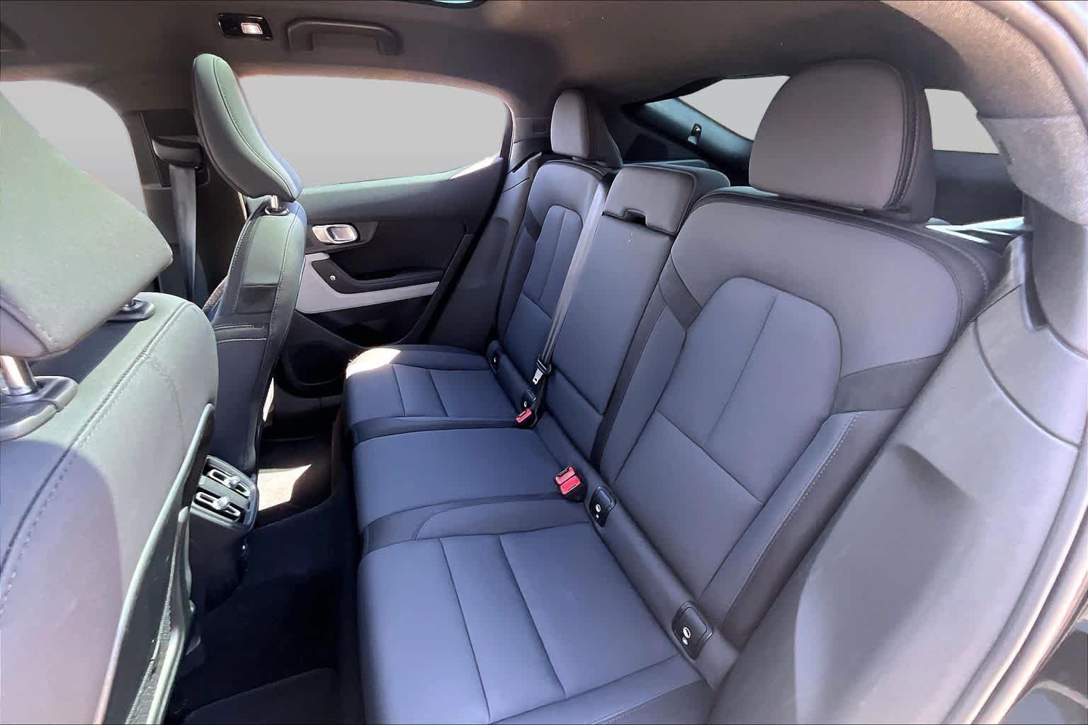 Used 2024 Midnight Metallic Polestar  image 18