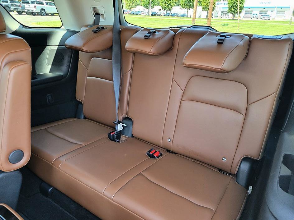Used 2023 Super Black Nissan Platinum image 14