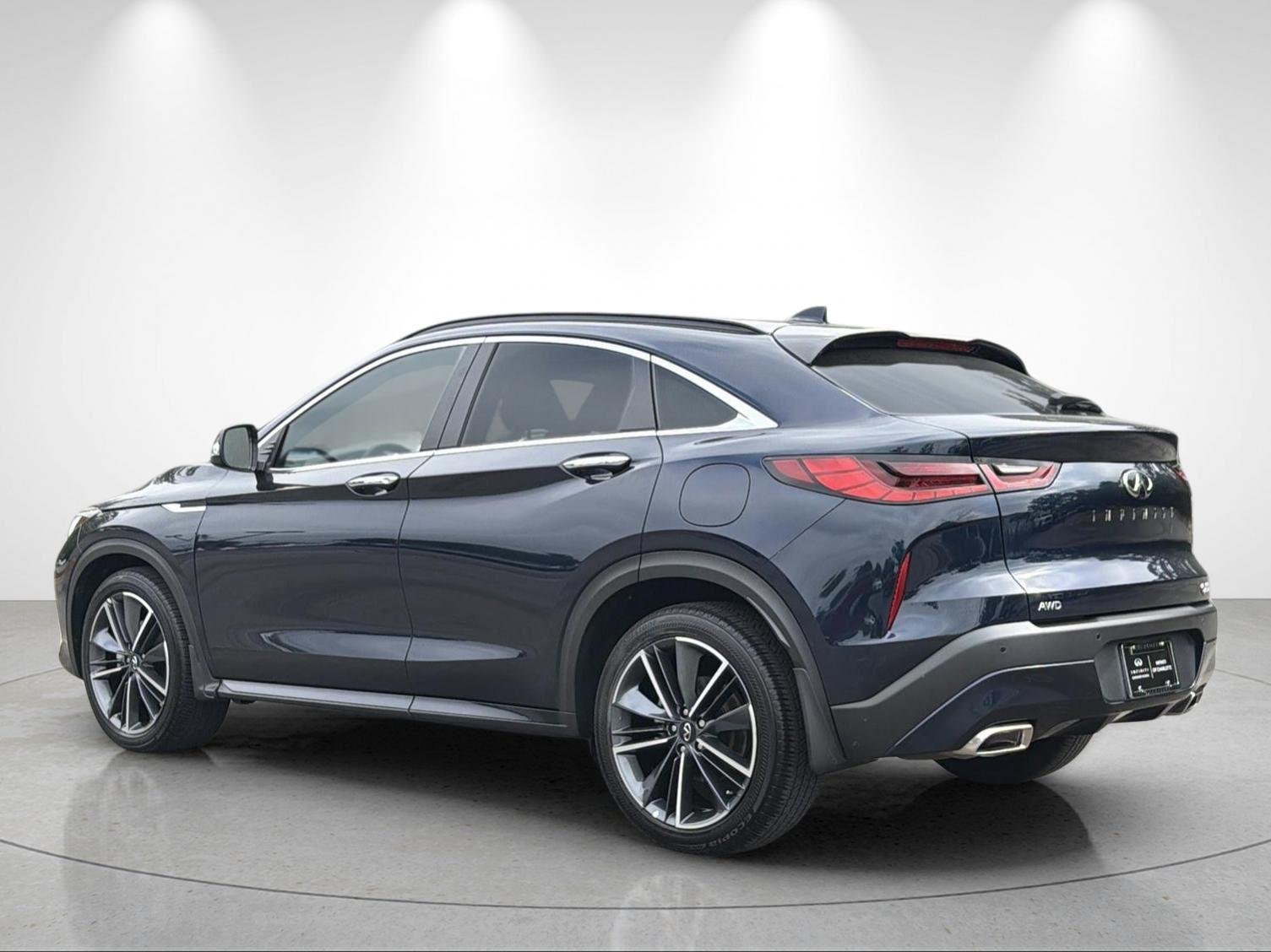 Used 2025 Hermosa Blue INFINITI LUXE image 3