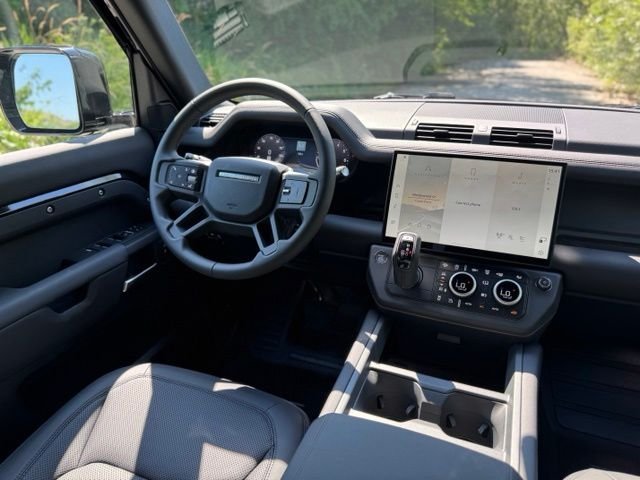 New 2026 Santorini Black Land Rover S image 28