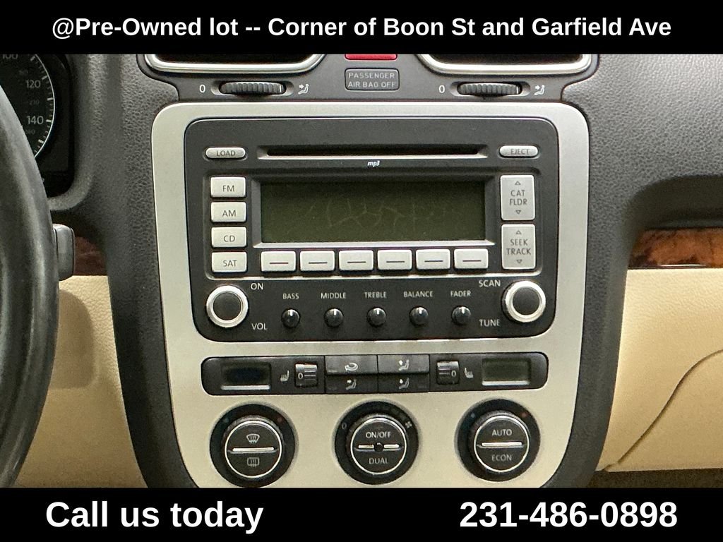 Used 2007  Volkswagen 2.0T image 18