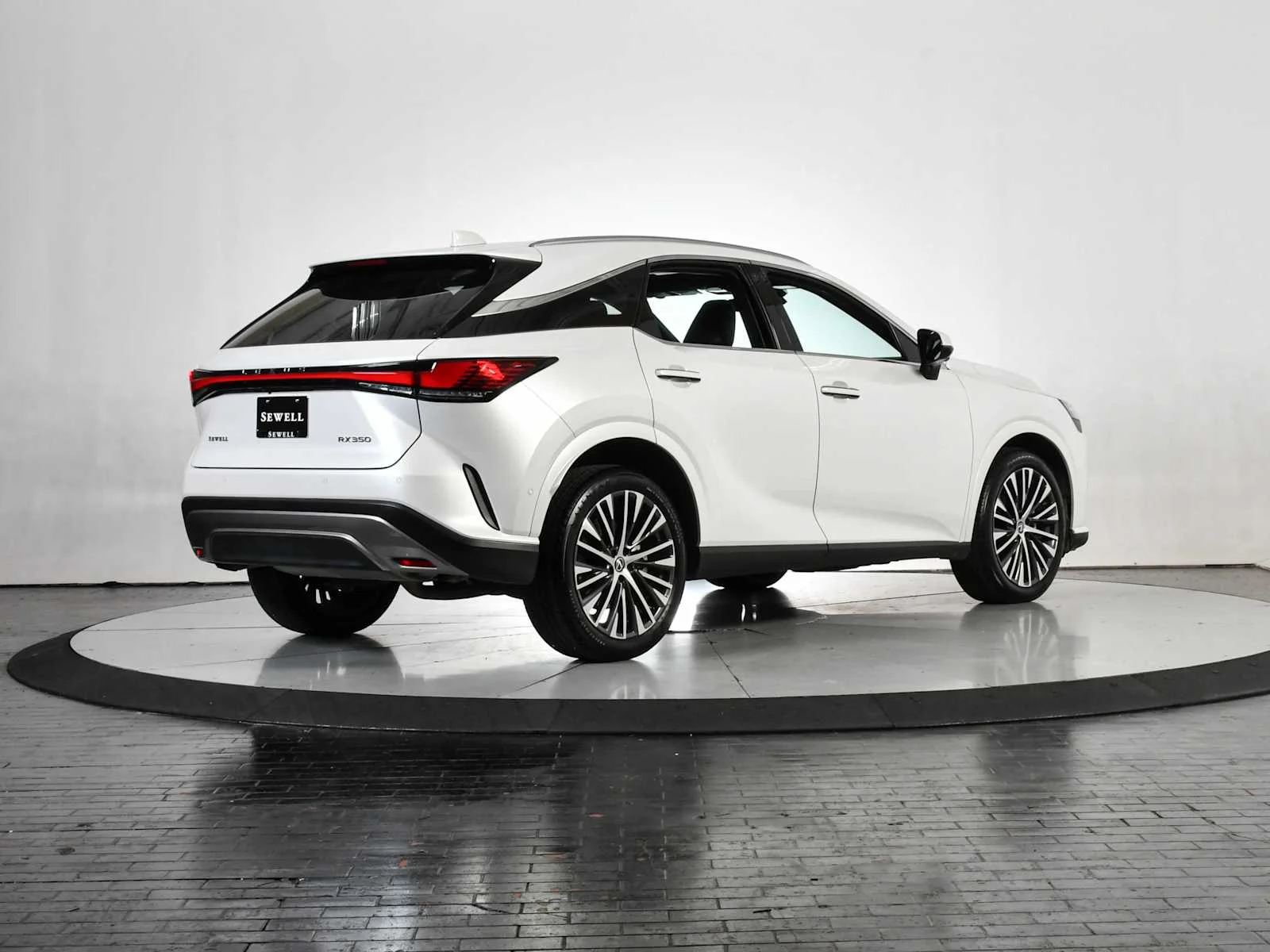 2025 Lexus RX 350 - Photo 7