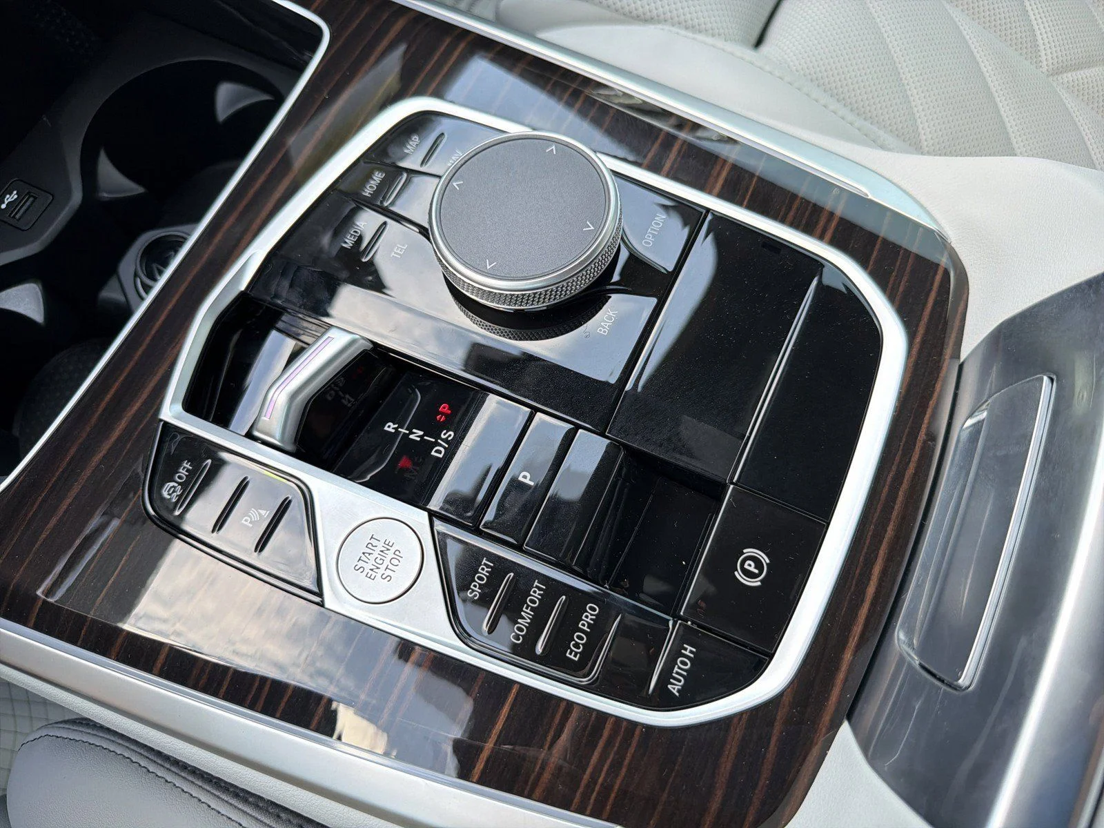 New 2026 Dravit Grey Metallic BMW sDrive40i image 37