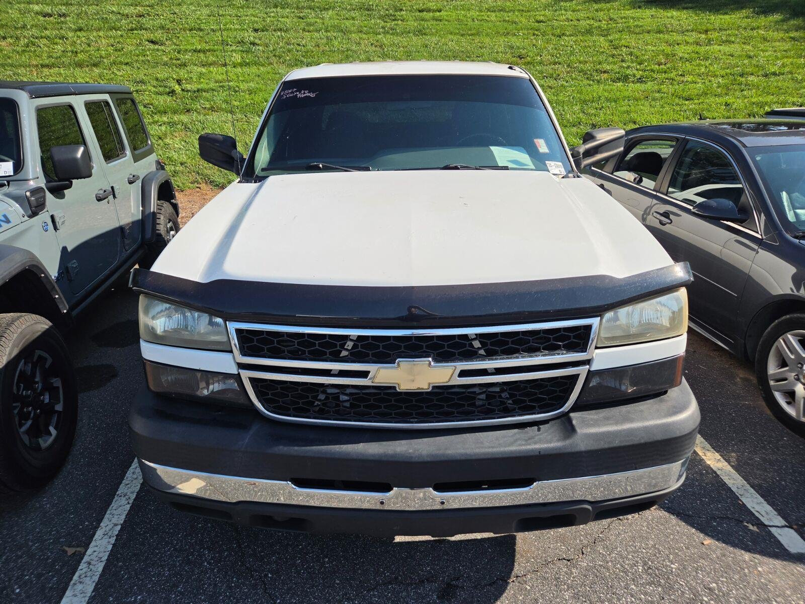 Used 2007 Summit White Chevrolet Work Truck image 2